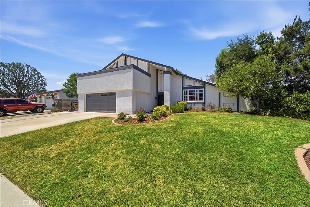 4 bed, 3.5 bath, 2175 sqft, $6,000 — Photo 2