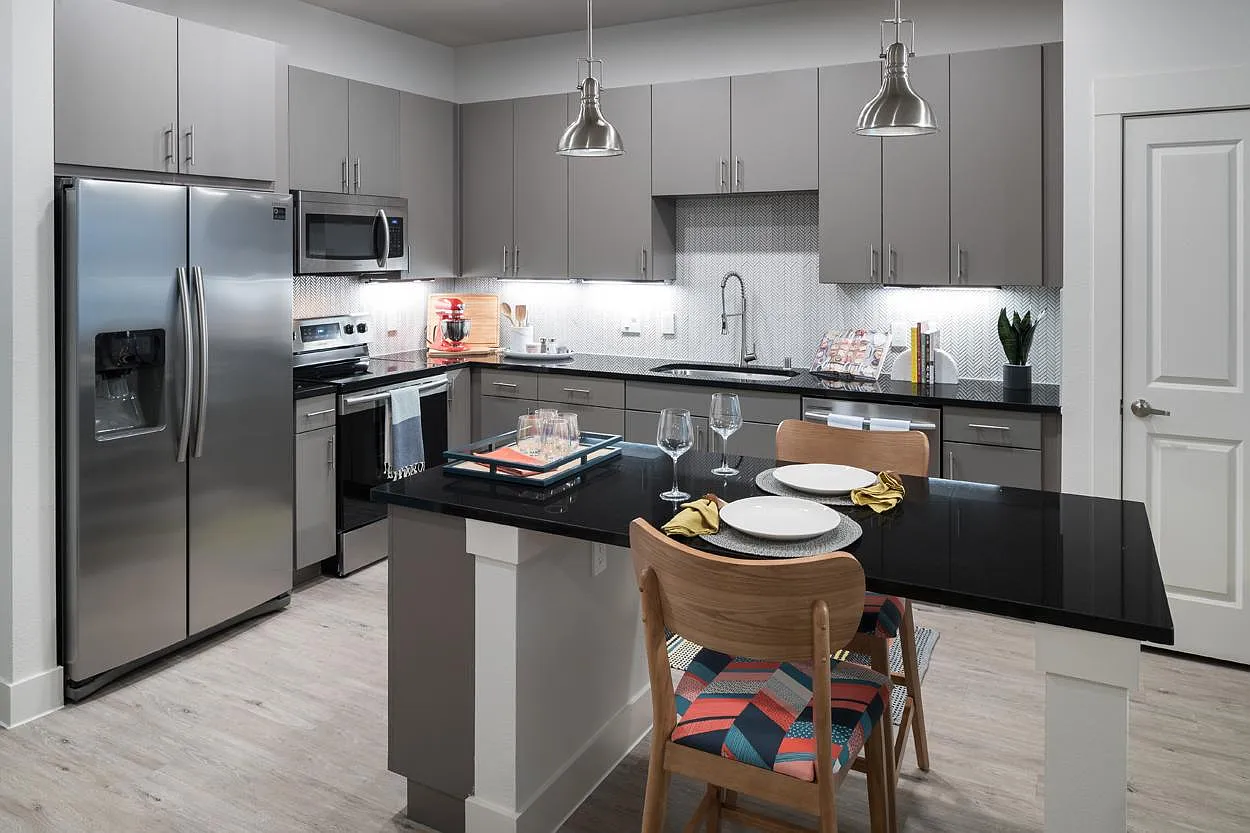 Jada Legacy Central Apartments — Photo 1