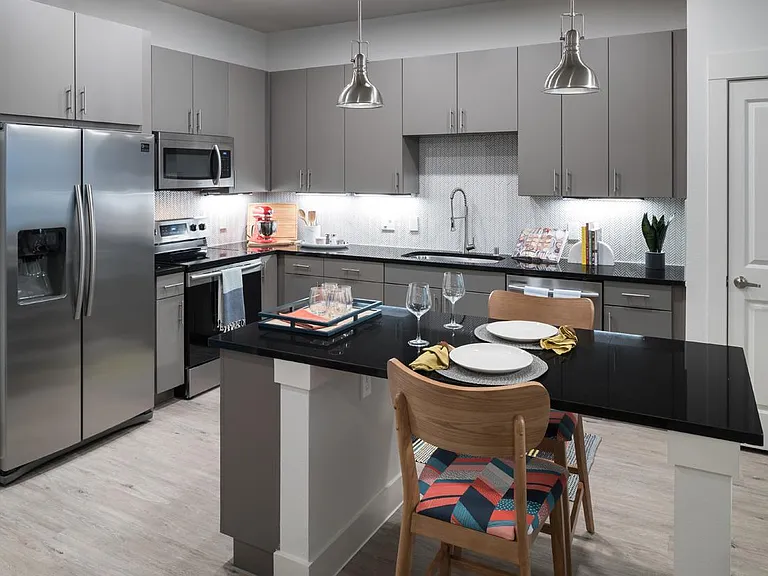 Jada Legacy Central Apartments — Photo 1