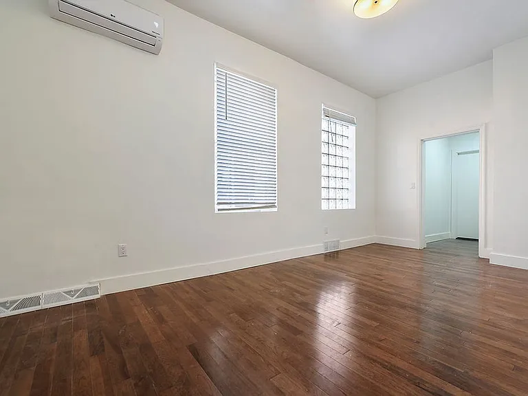 811 West St — Photo 11