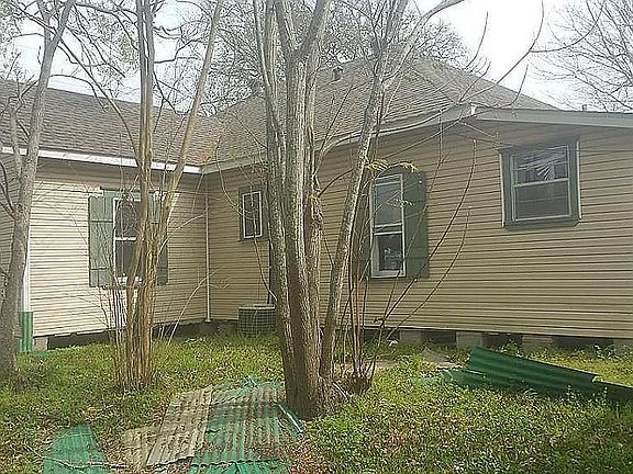 5th image of 302 Kernohan St