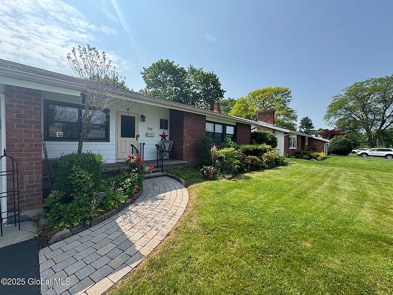 3rd image of 115 Fairlawn Avenue