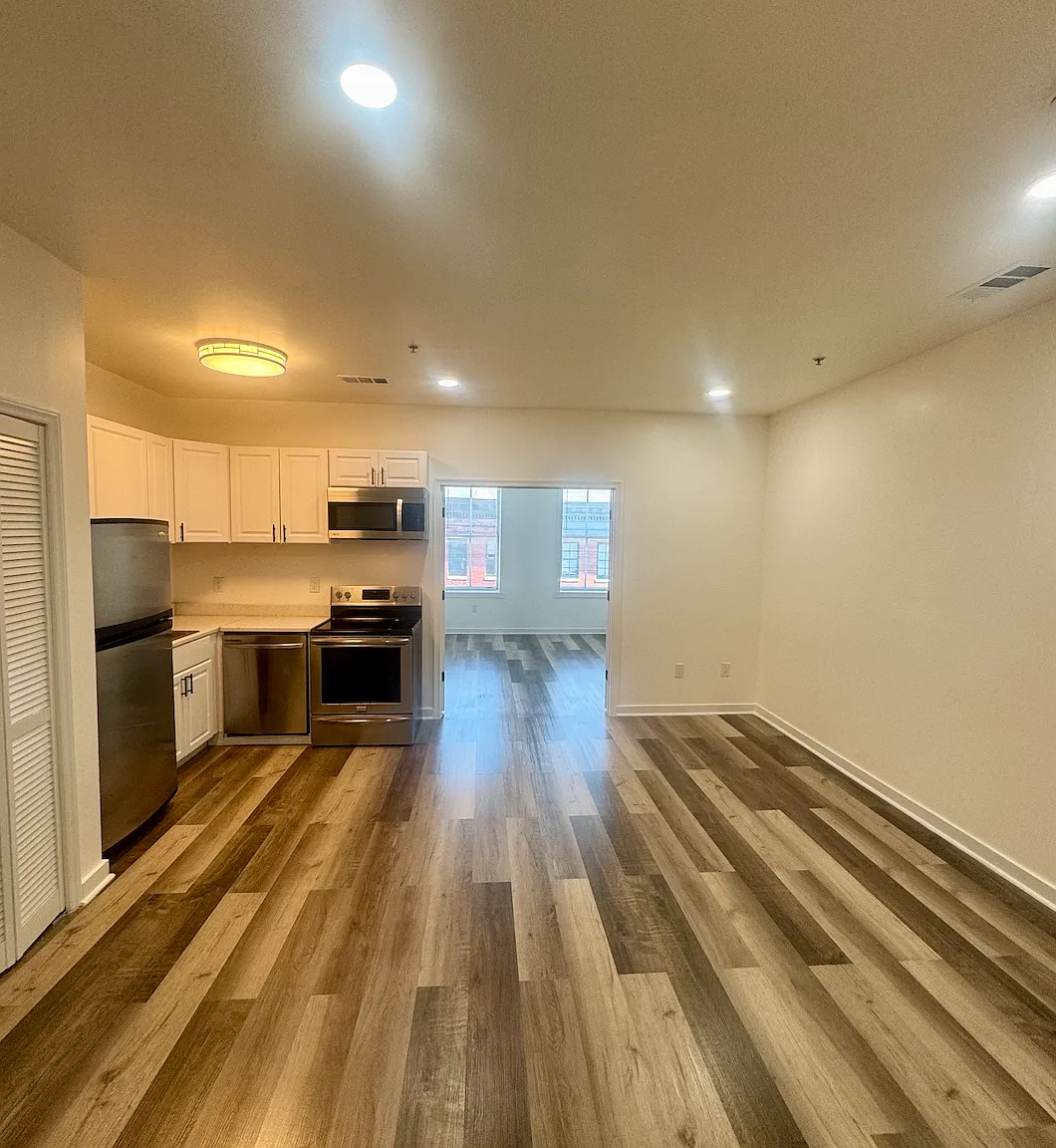 1 bed, 650 sqft, $1,200 — Photo 3