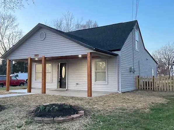 202 Holden Dr, Manassas Park, VA 20111