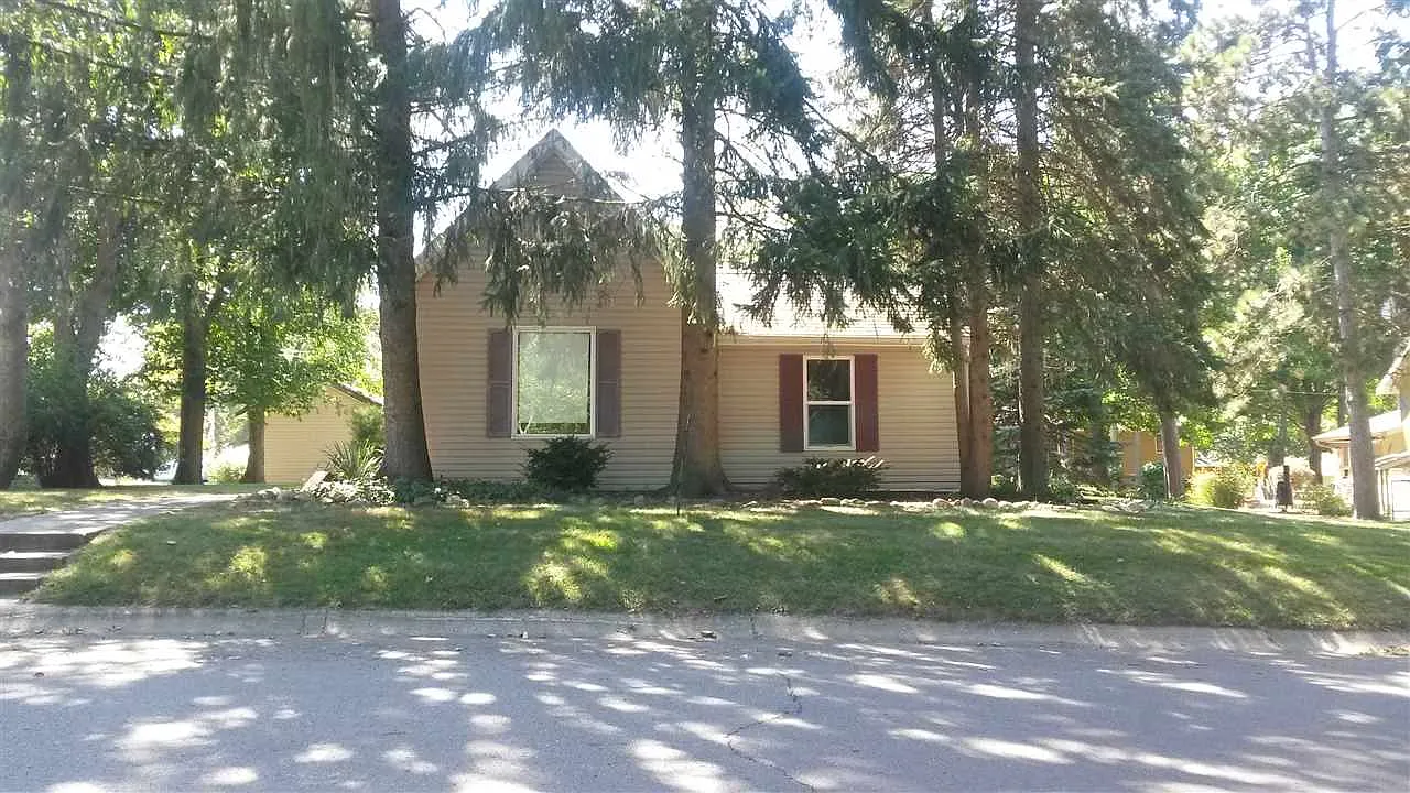 403 Indiana Ave photo 1