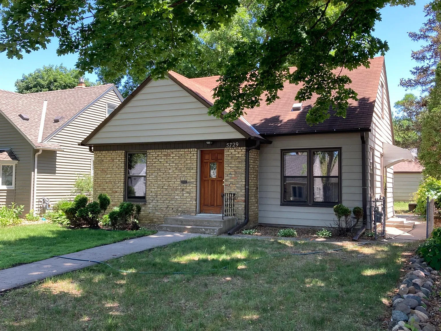 3 bed, 1276 sqft, $2,695 — Photo 2