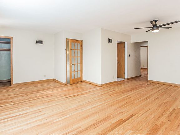 4th image of 5005 Winona Ave #A