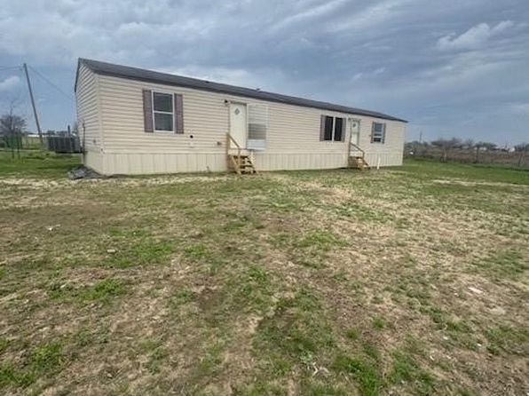 760 Reyes Silva Ln
