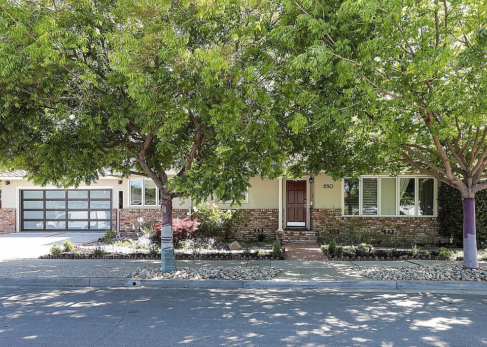 2nd image of 850 Sutter Ave