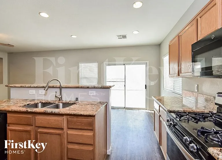 1527 Paradise Reef Ave — Photo 7