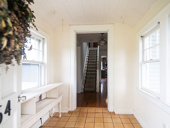 entrance/mudroom