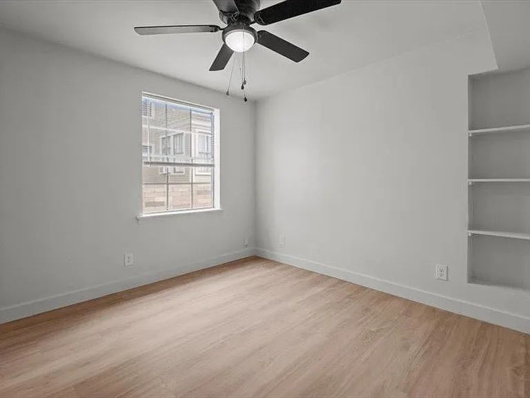 525 W Houston St #525 — Photo 4