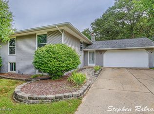 3798 Keeweenaw Dr NE, Grand Rapids, MI