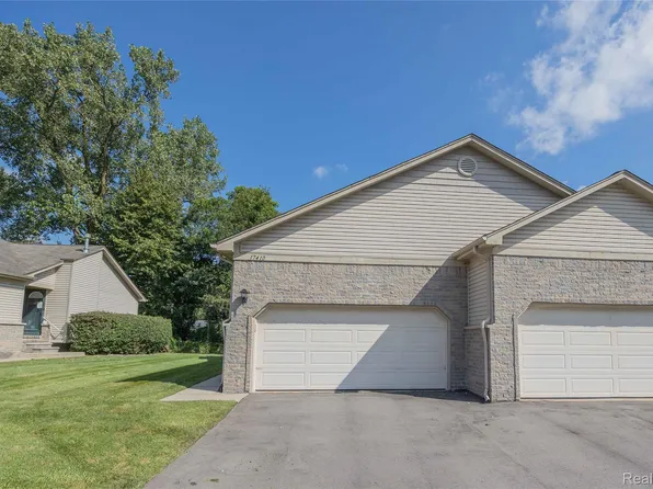 17410 N Lucille Cir, New Boston, MI 48164
