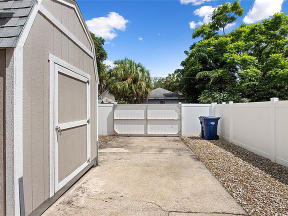 4th image of 2119 W Spruce St