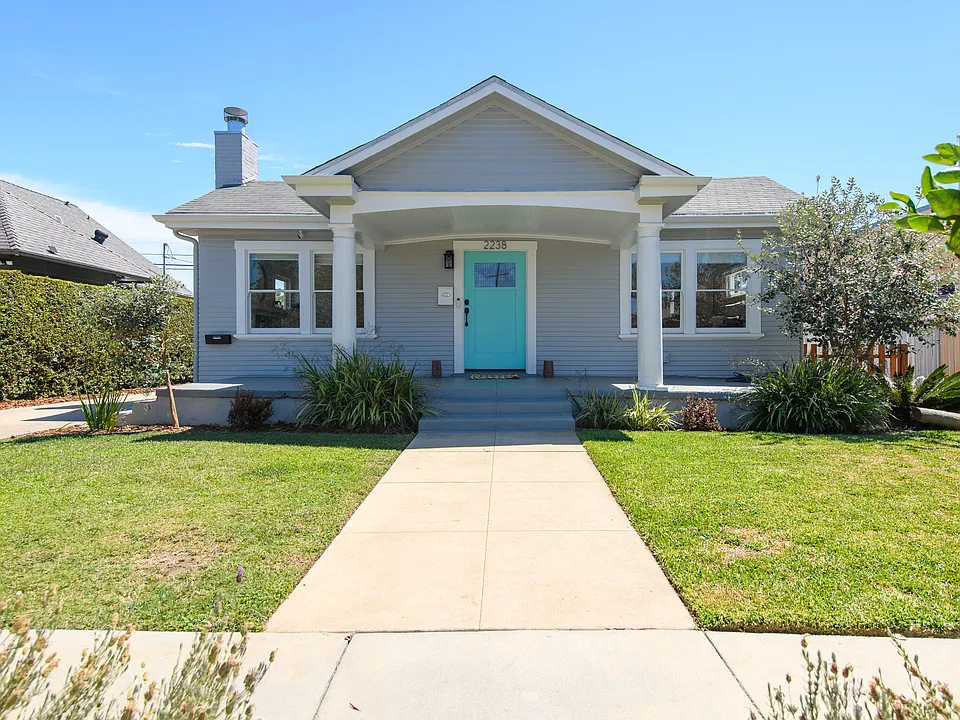 2238 W 28th St