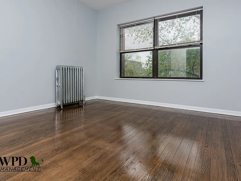 7549 S Essex Ave — Photo 5