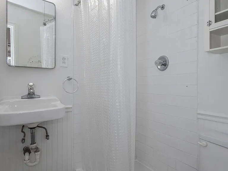 The Bethana Apartments — Photo 24