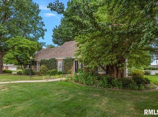 600 Samuel St, Taylorville, IL 62568