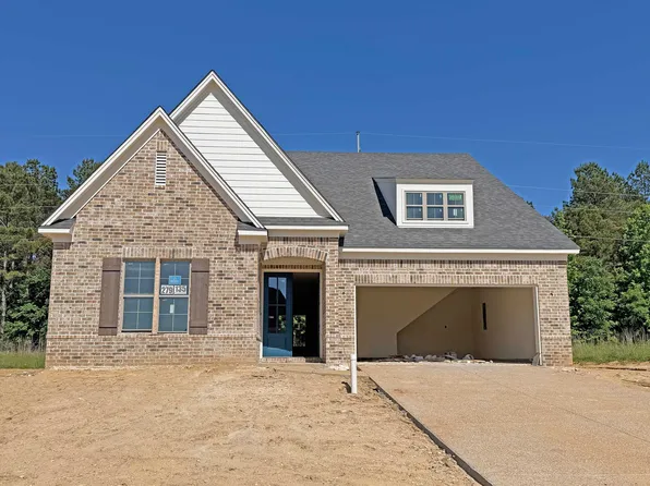 135 Ridgefield Dr, Oakland, TN 38060