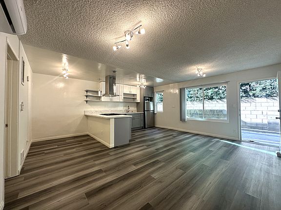 2nd image of 1706 Granville Ave #3A