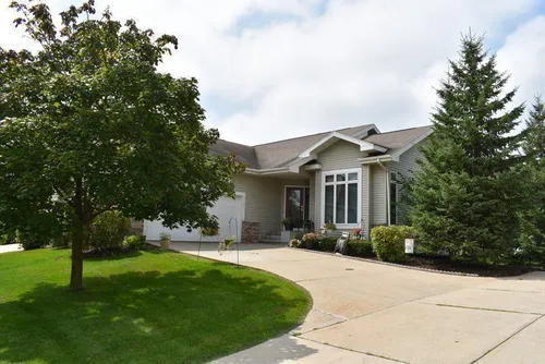 3142 Keswick Dr Photo 1