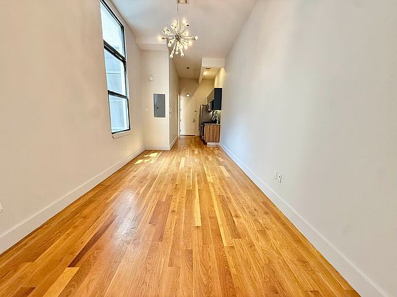 2nd image of 374 Kosciuszko St #2122
