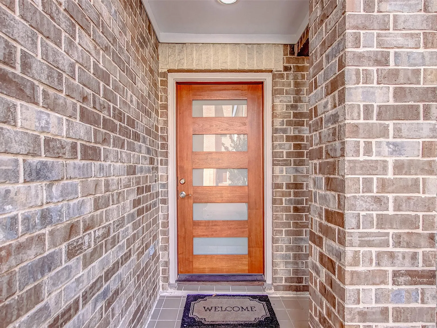 3 bed, 2.5 bath, 2040 sqft, $2,600 — Photo 3