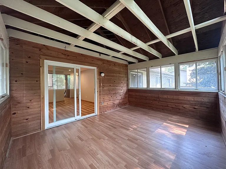 15229 Buchanan Ct — Photo 9
