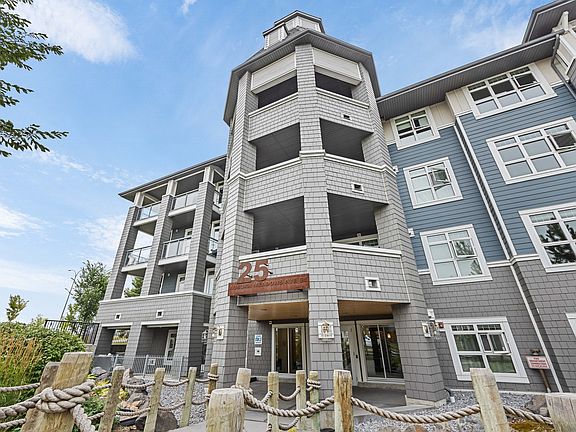 2nd image of 25 Auburn Meadows Ave SE #45