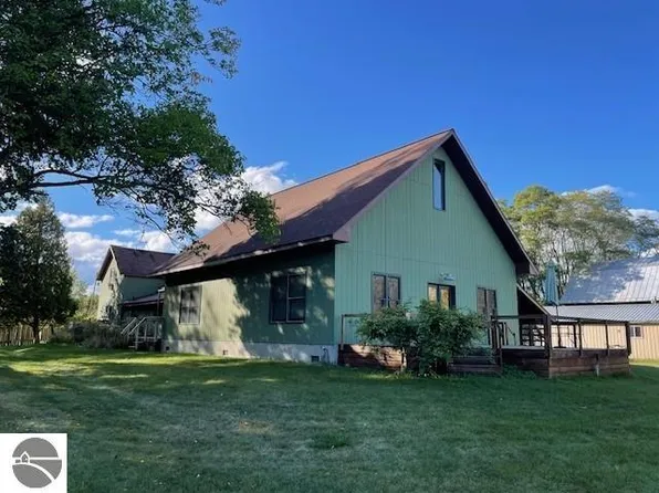 331 S Us Highway 31, Kewadin, MI 49648