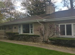 12 Indian Trl, Merrillville, IN 46410