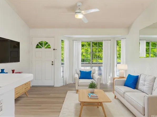 565 Mananai Pl #27U, Honolulu, HI 96818