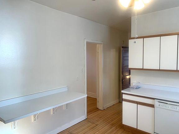 Breakfast bar in the kitchen.