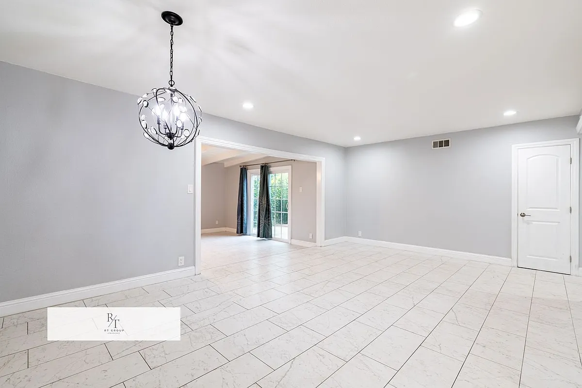 Building Photo - 14975 Excelsior Dr