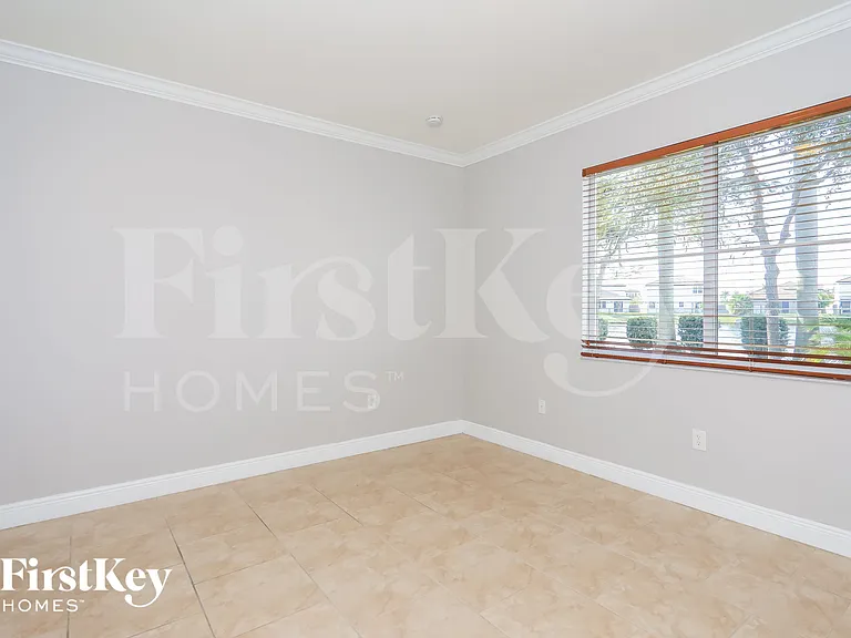158 SE 22nd Ave — Photo 9
