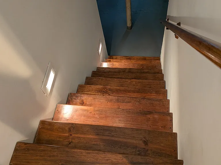 704 E West St — Photo 22