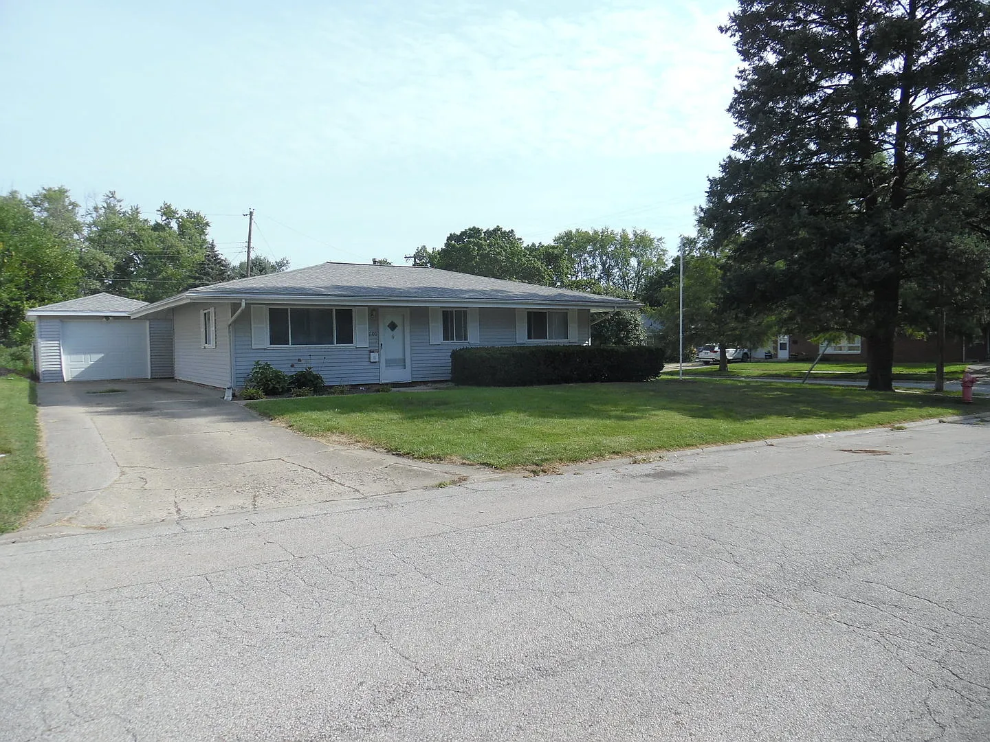 1100 David Dr photo 1