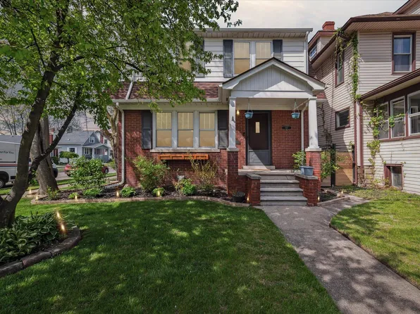 82 Emmons Blvd, Wyandotte, MI 48192