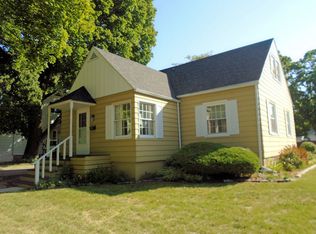 601 14th St, Rochelle, IL 61068