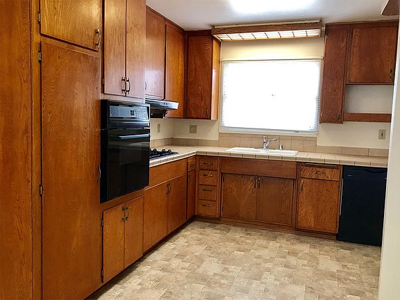 2nd image of 4855 Mount Frissell Dr