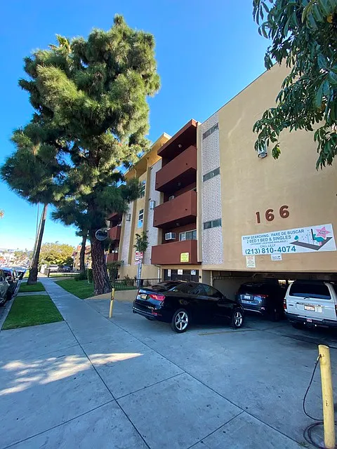 Building Photo - 166 N Normandie Ave #205