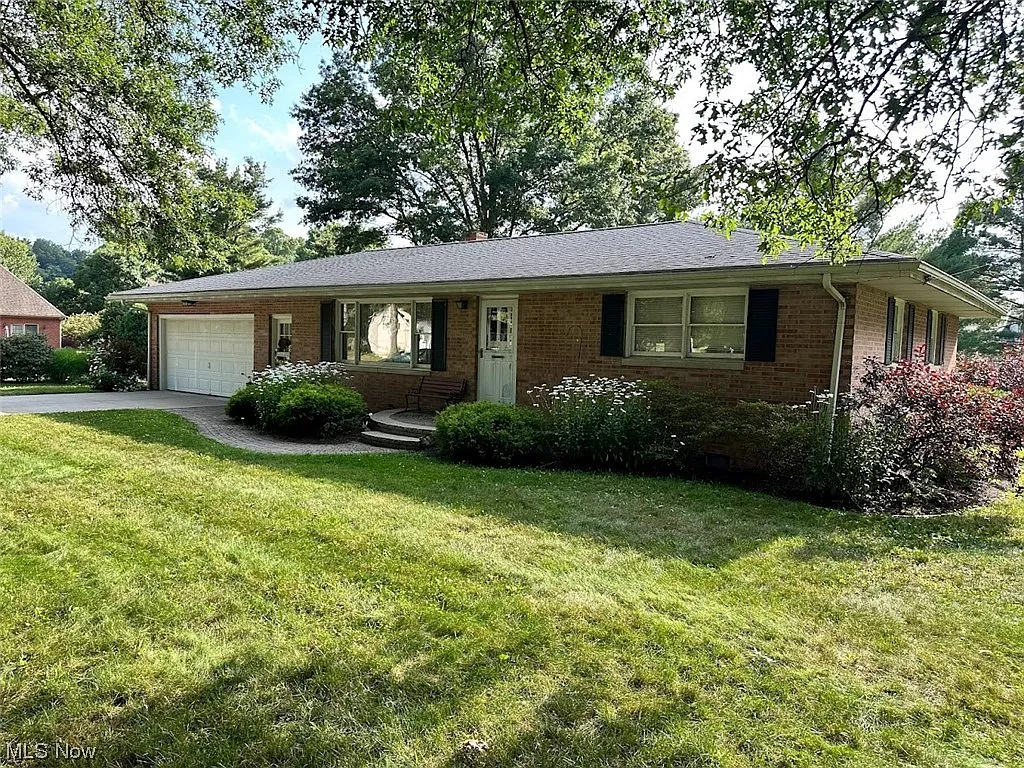 4698 Deis Hill Rd NW photo 1