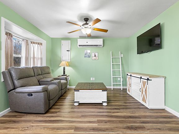 4th image of 15740 N Highway 7