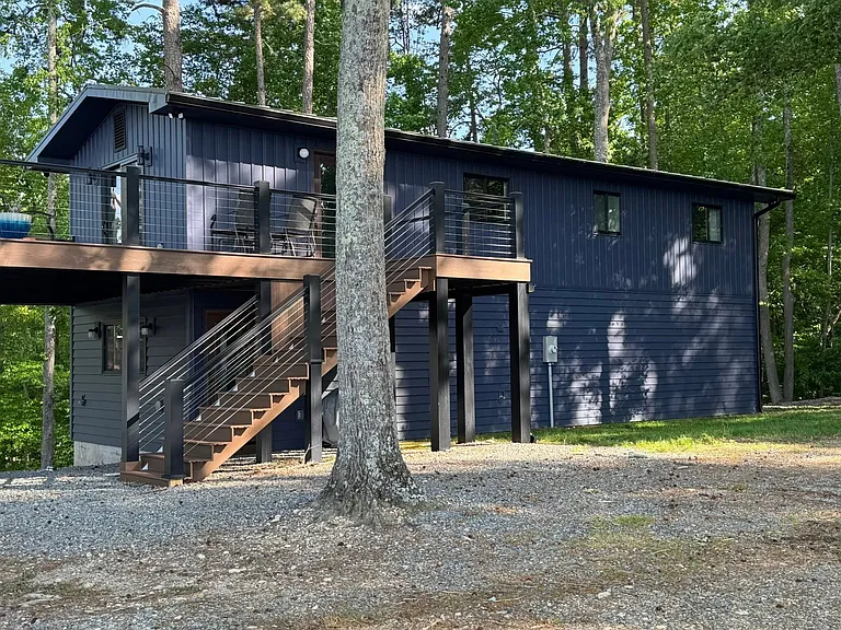 476 Strawberry Ln — Photo 3