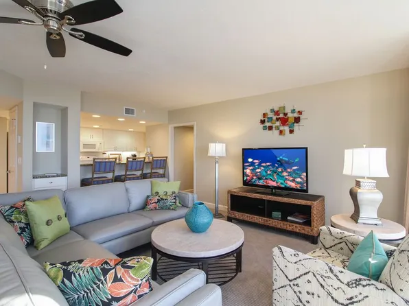 221 9th St S #102, Naples, FL 34102