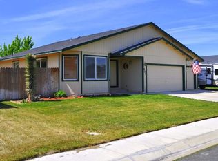 607 Shadow Ln, Fernley, NV 89408