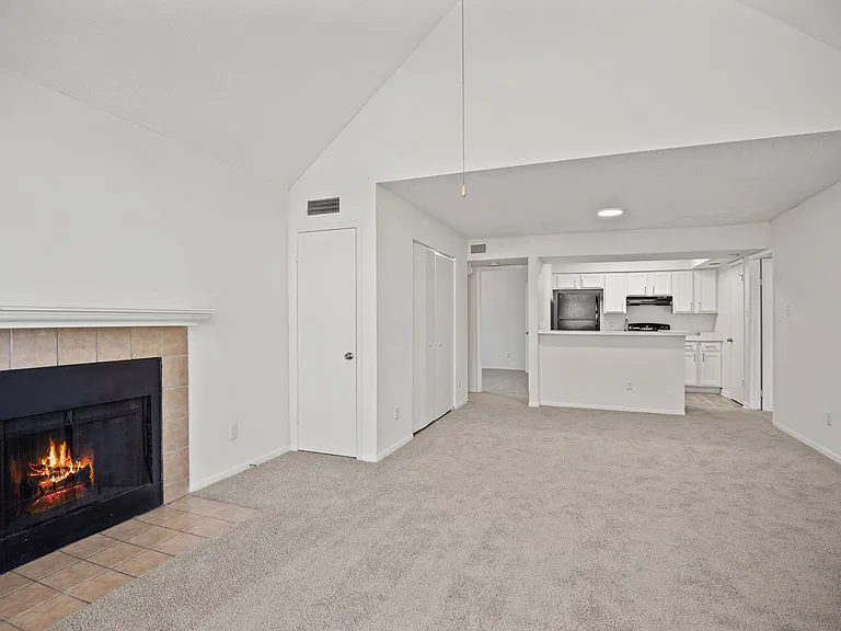 Oak City Apartments — Photo 16