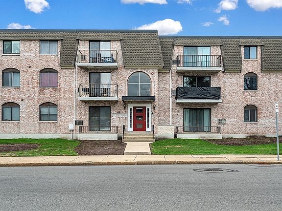 3rd image of 40 High St APT 205