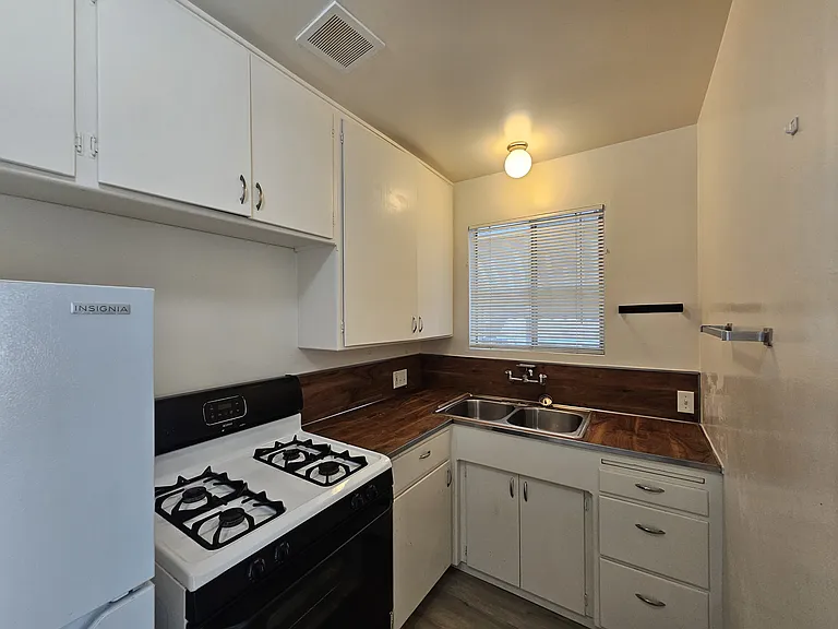 52 N Parkwood Ave #2 — Photo 12